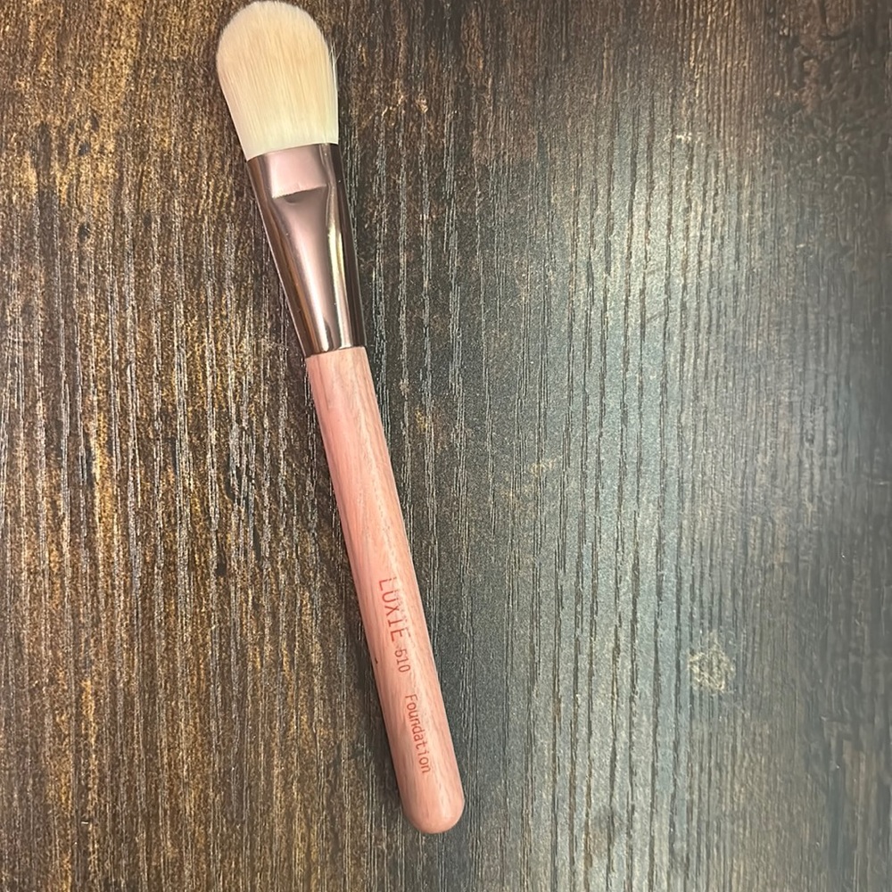 Luxie foundation brush